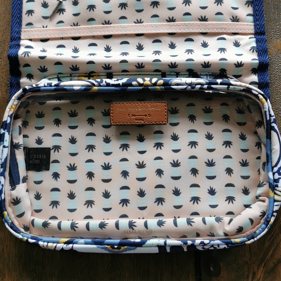 Travel Fold Up Cosmetics/Jewelry Bag - Picture 4 of 7